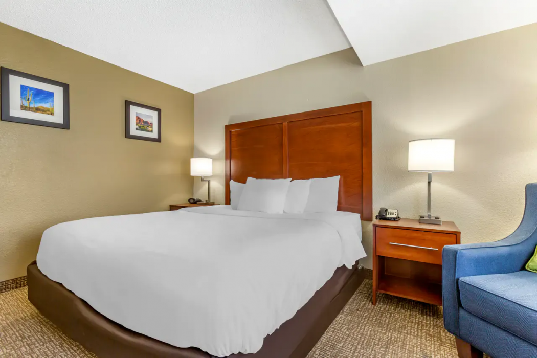Comfort Inn & Suites Phoenix North / Deer Valley 14/31
