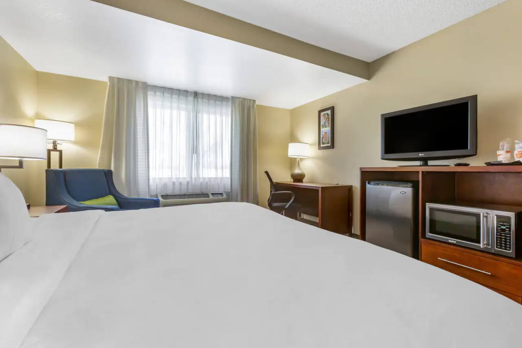 Comfort Inn & Suites Phoenix North / Deer Valley 10/31