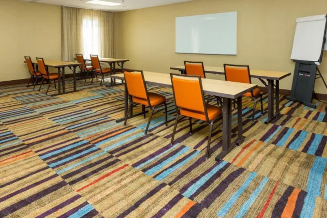 Fairfield Inn and Suites by Marriott West Des Moines 3/10