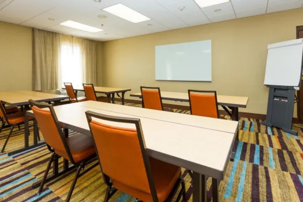 Fairfield Inn and Suites by Marriott West Des Moines 4/10