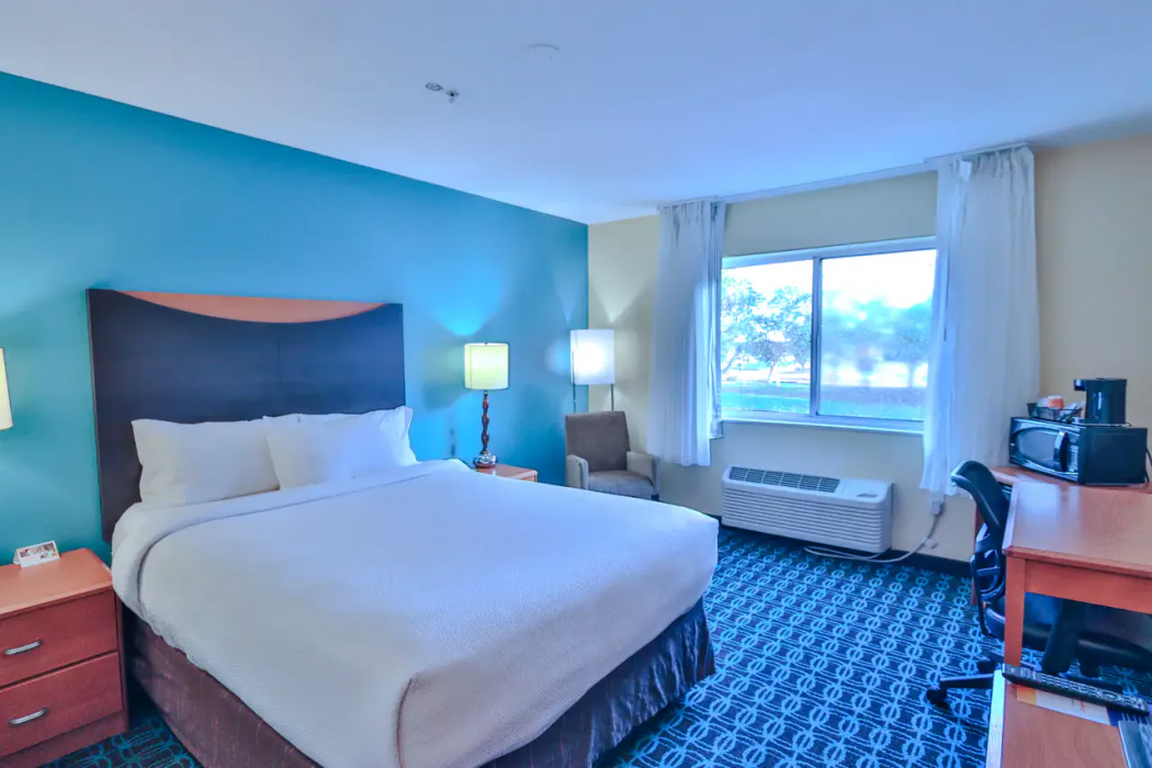 Comfort Inn & Suites Houston North - Spring 7/27