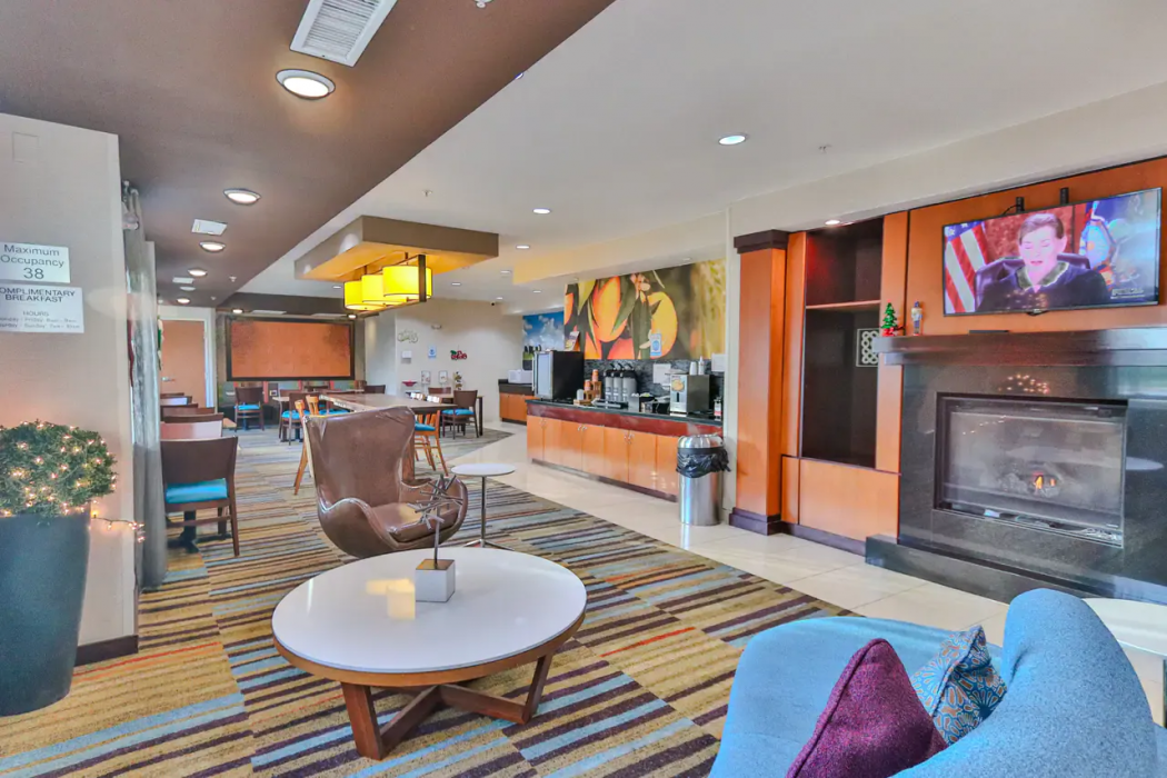 Comfort Inn & Suites Houston North - Spring 18/27