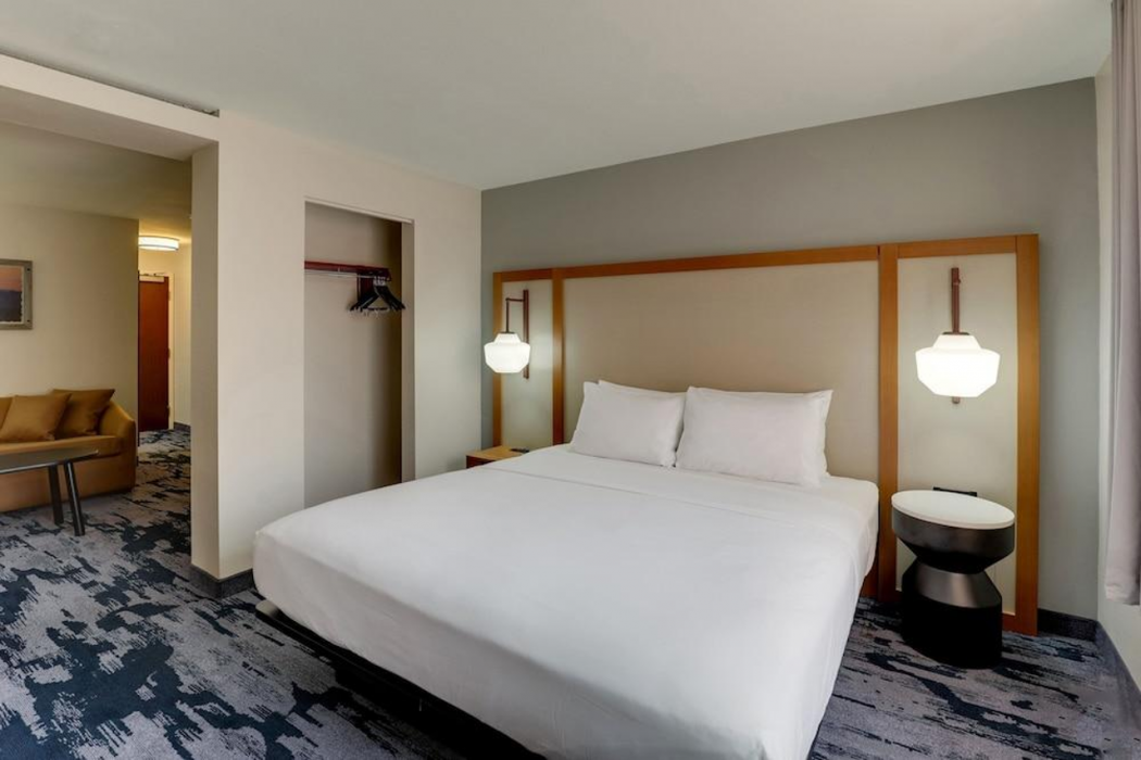 Best Western Plus Las Colinas Inn & Suites 16/58