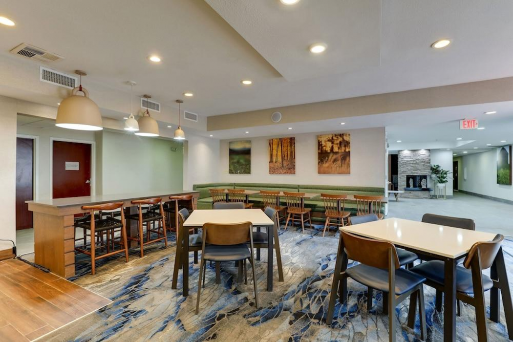 Best Western Plus Las Colinas Inn & Suites 29/58