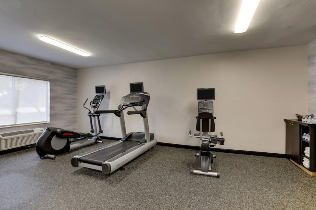 Best Western Plus Las Colinas Inn & Suites 28/58