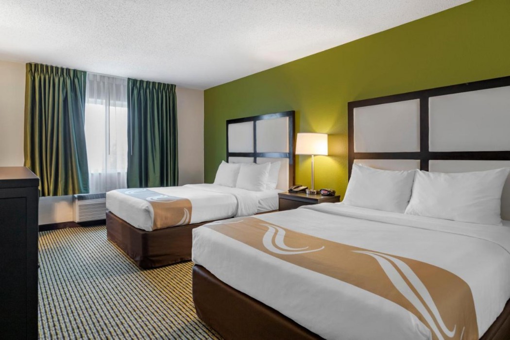 Quality Inn and Suites Bay City 20/34