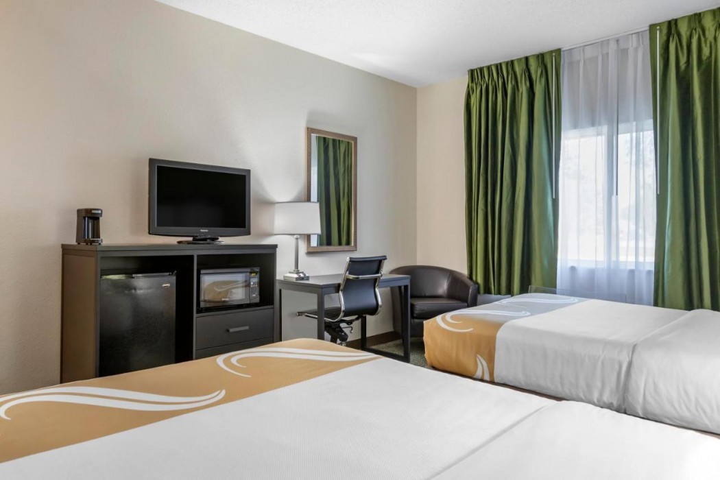 Quality Inn and Suites Bay City 16/34