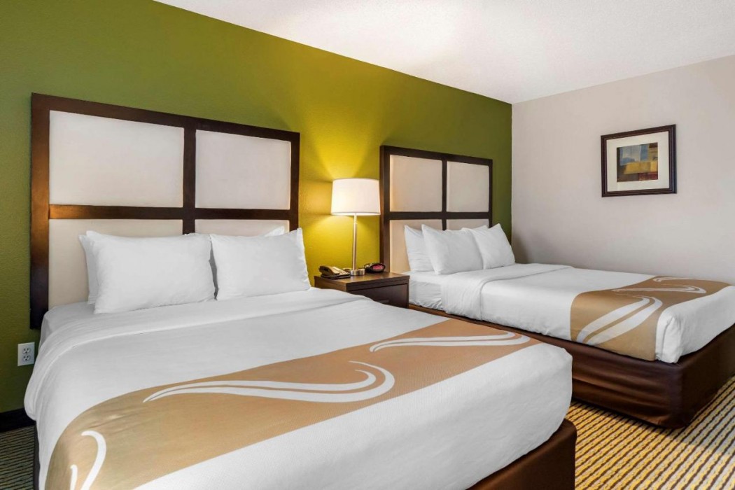 Quality Inn and Suites Bay City 18/34