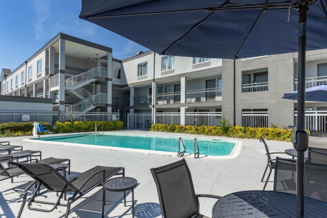 Quality Inn Fayetteville near Fort Bragg 17/28