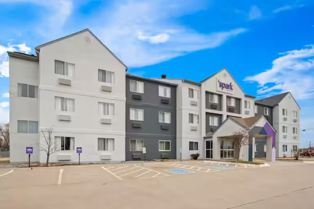 Spark by Hilton Moline Quad Cities 1/23