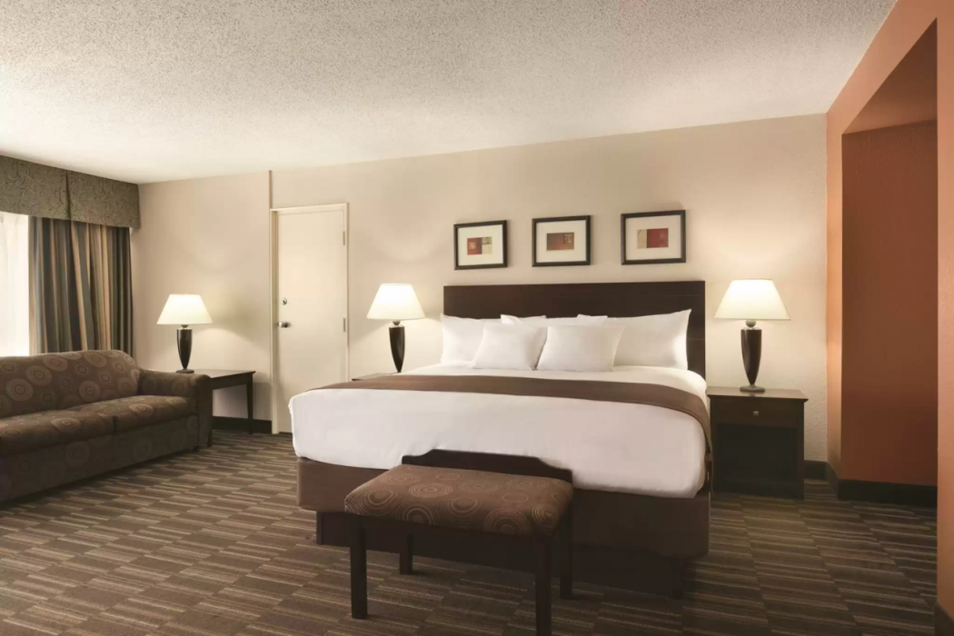 Radisson Hotel Louisville North 8/18