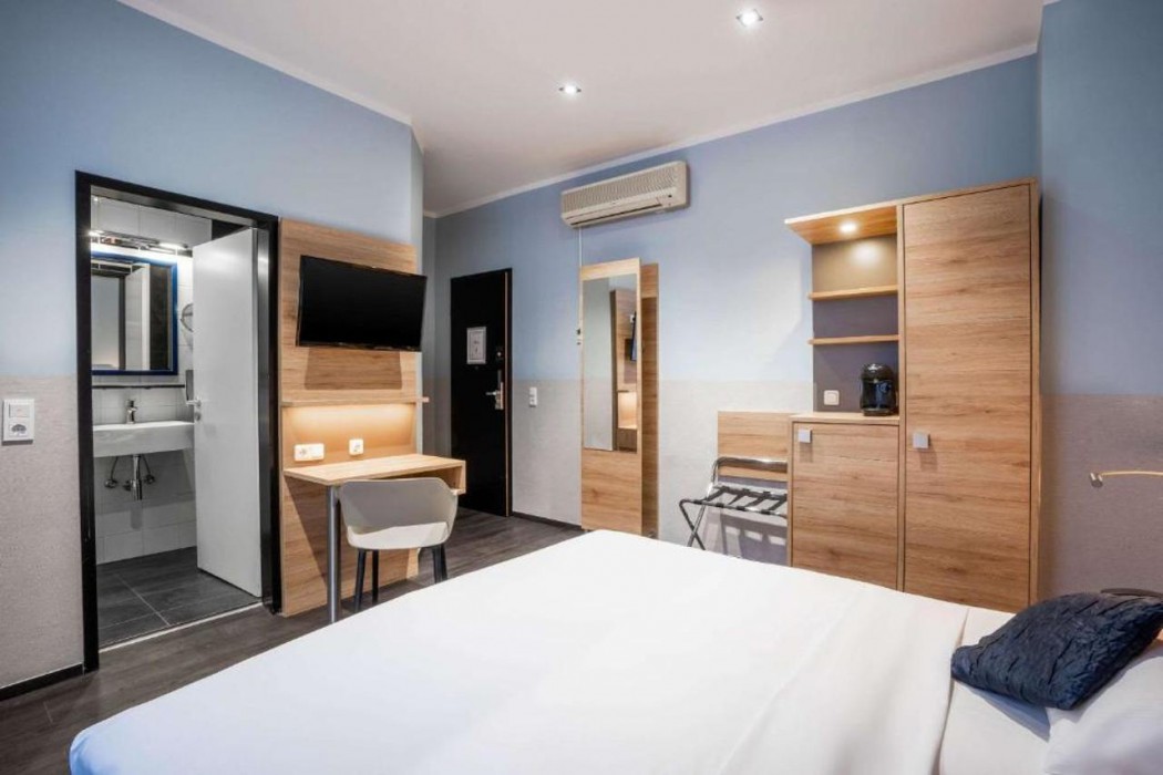 Comfort Hotel Frankfurt Central Station 7/19
