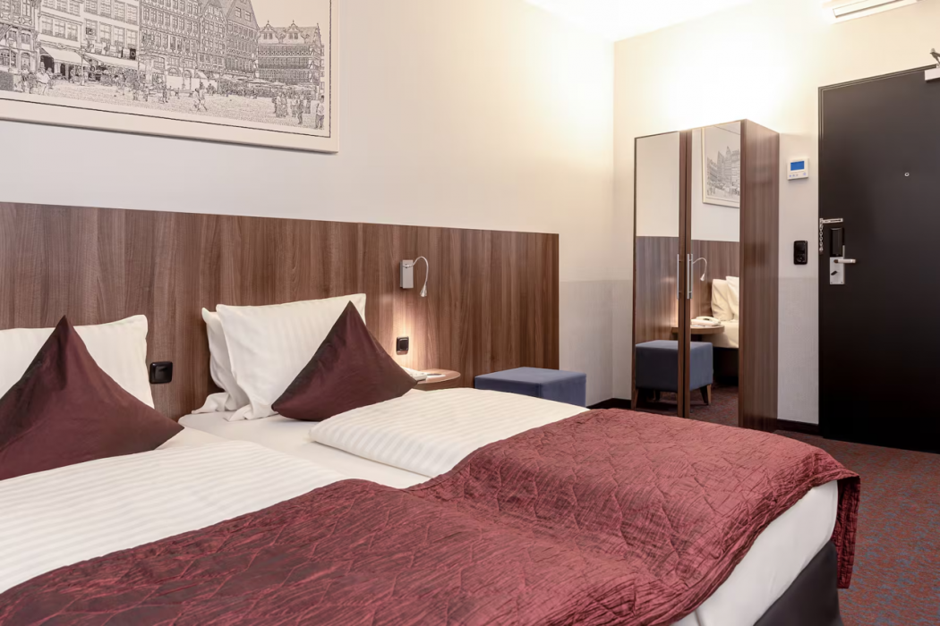 Ramada By Wyndham Frankfurt Central Station 7/35