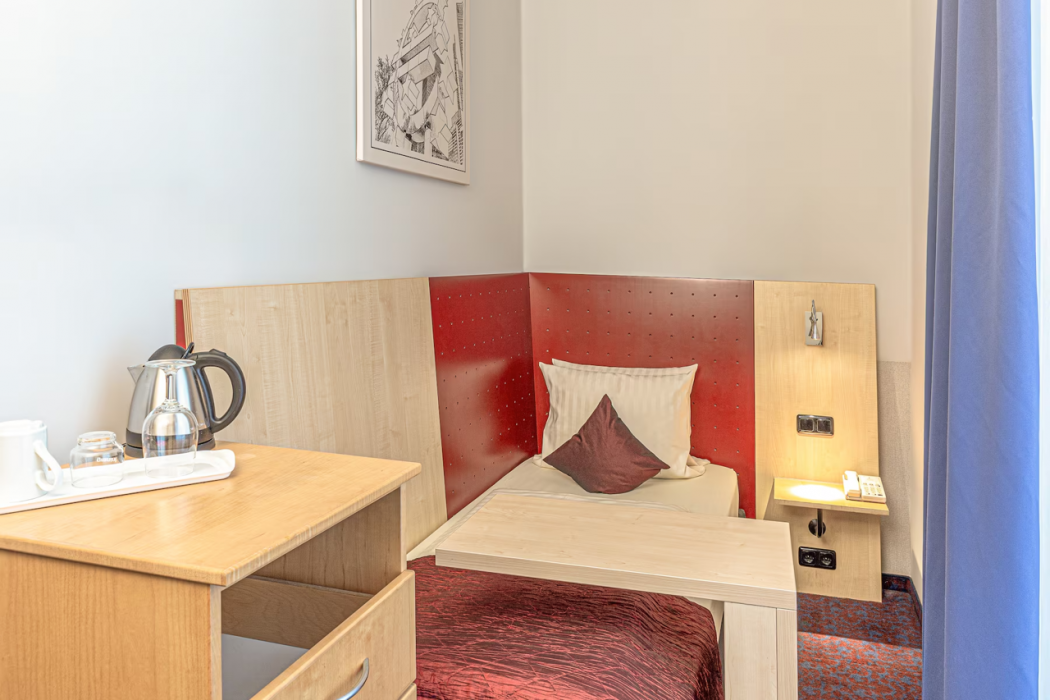 Ramada By Wyndham Frankfurt Central Station 5/35