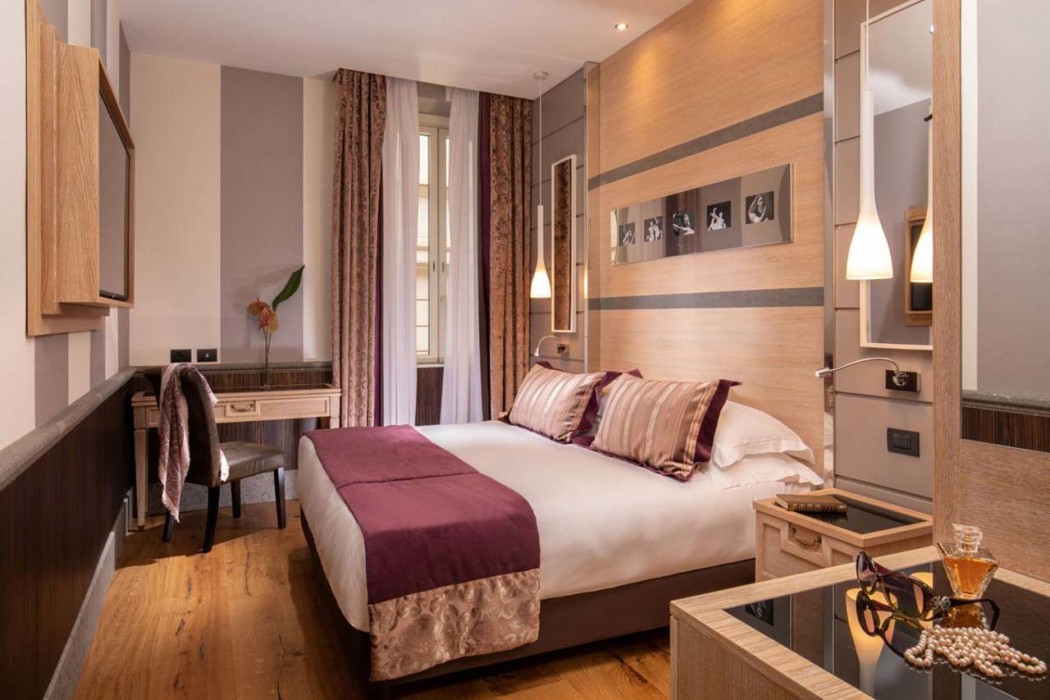 The Inn at the Spanish Steps 40/112