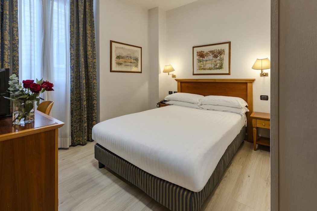 Hotel Diplomatic 16/82