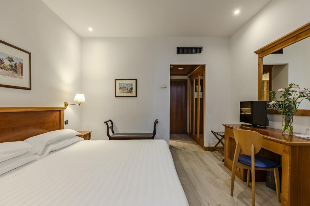 Hotel Diplomatic 13/82