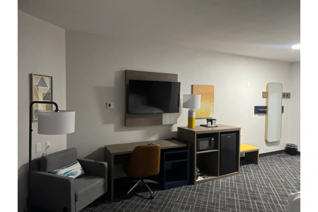 Comfort Inn & Suites Memphis Germantown 12/50