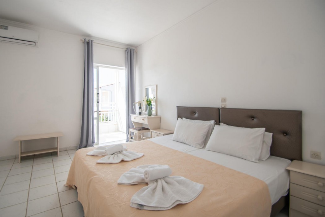 Ikaros Hotel 20/70