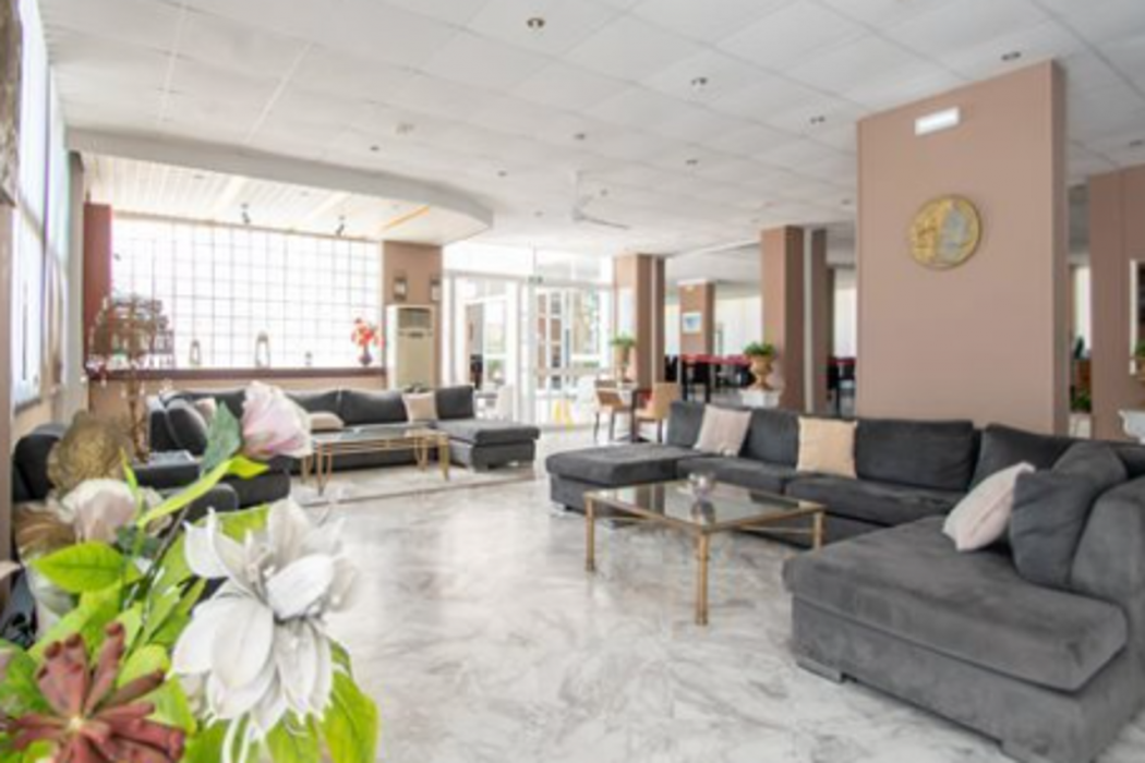 Ikaros Hotel 10/70