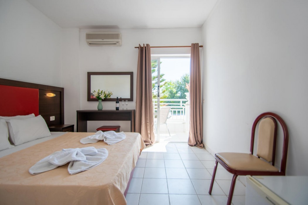 Ikaros Hotel 22/70