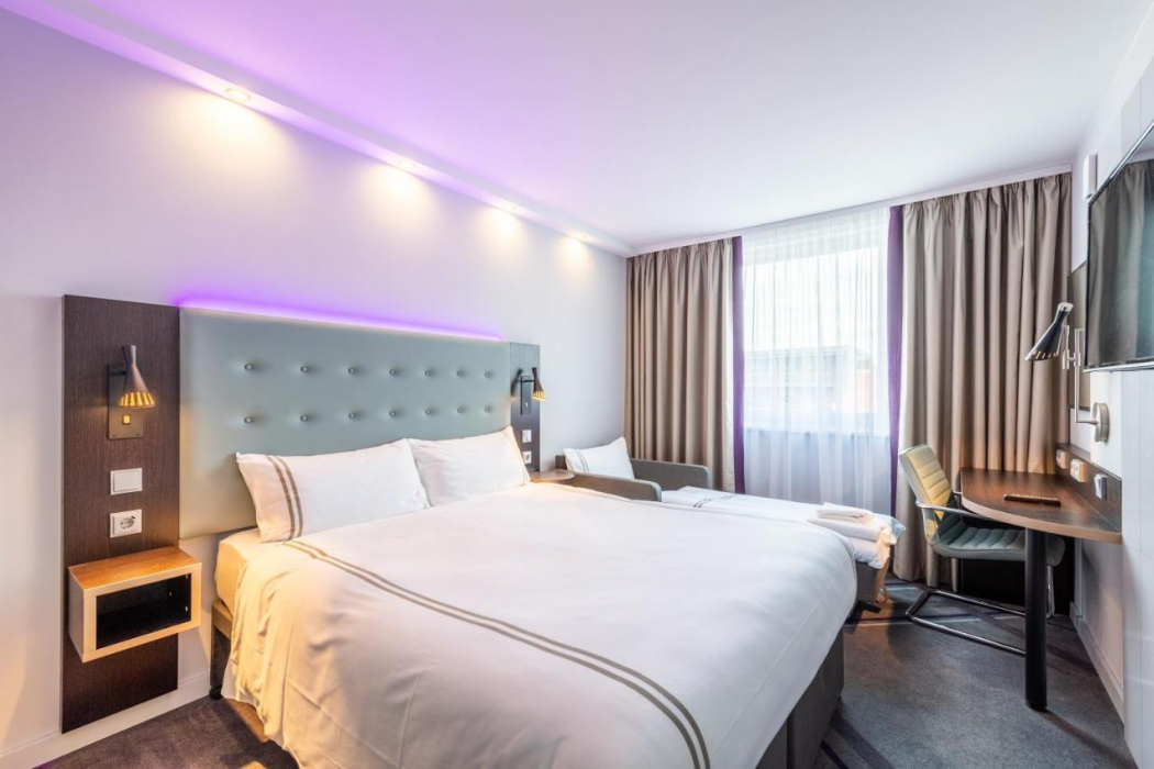 Premier Inn Hamburg City Alster Hotel 12/24