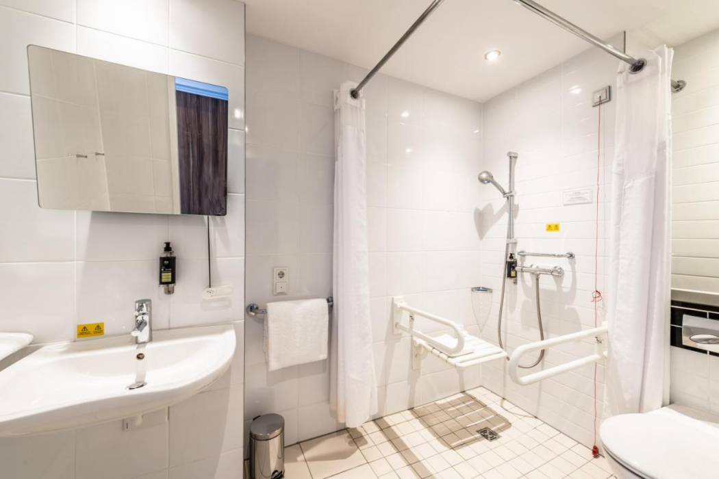 Premier Inn Hamburg City Alster Hotel 7/24