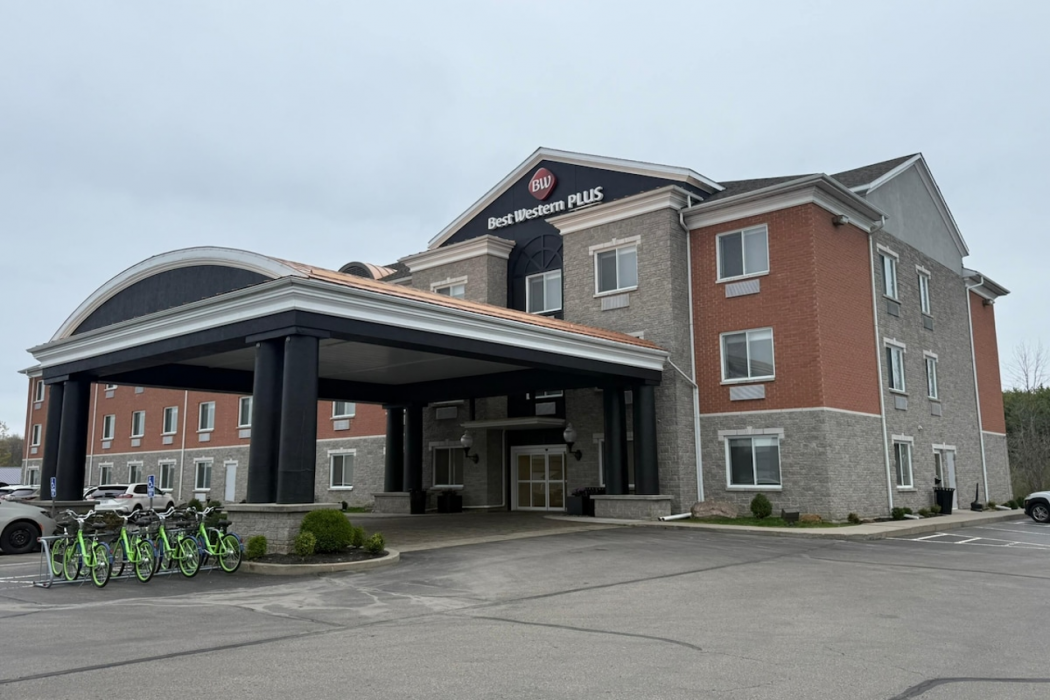 Best Western Plus 1000 Islands Hotel & Suites 1/24