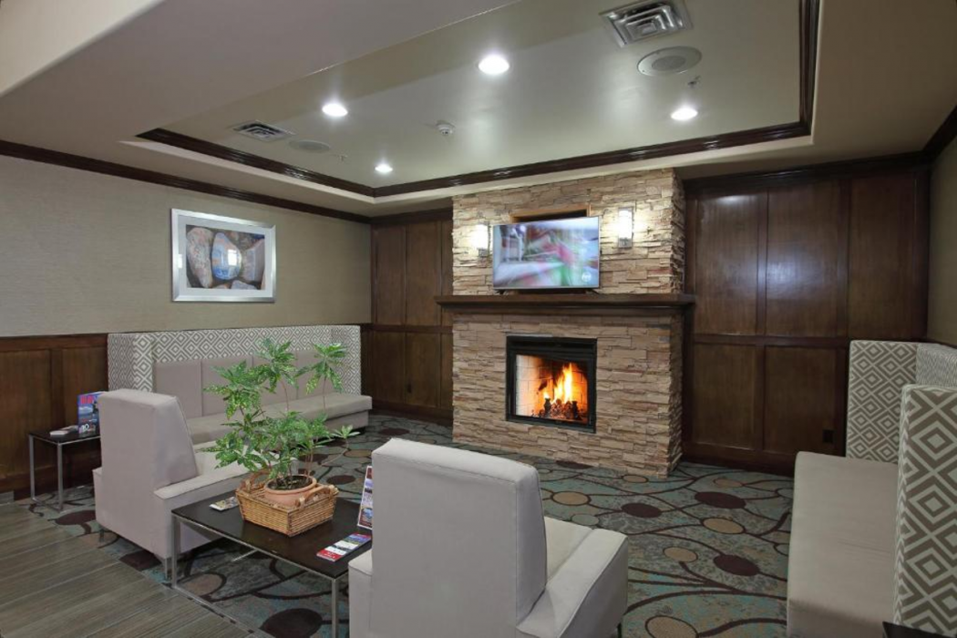 Holiday Inn Express Vernon 7/61