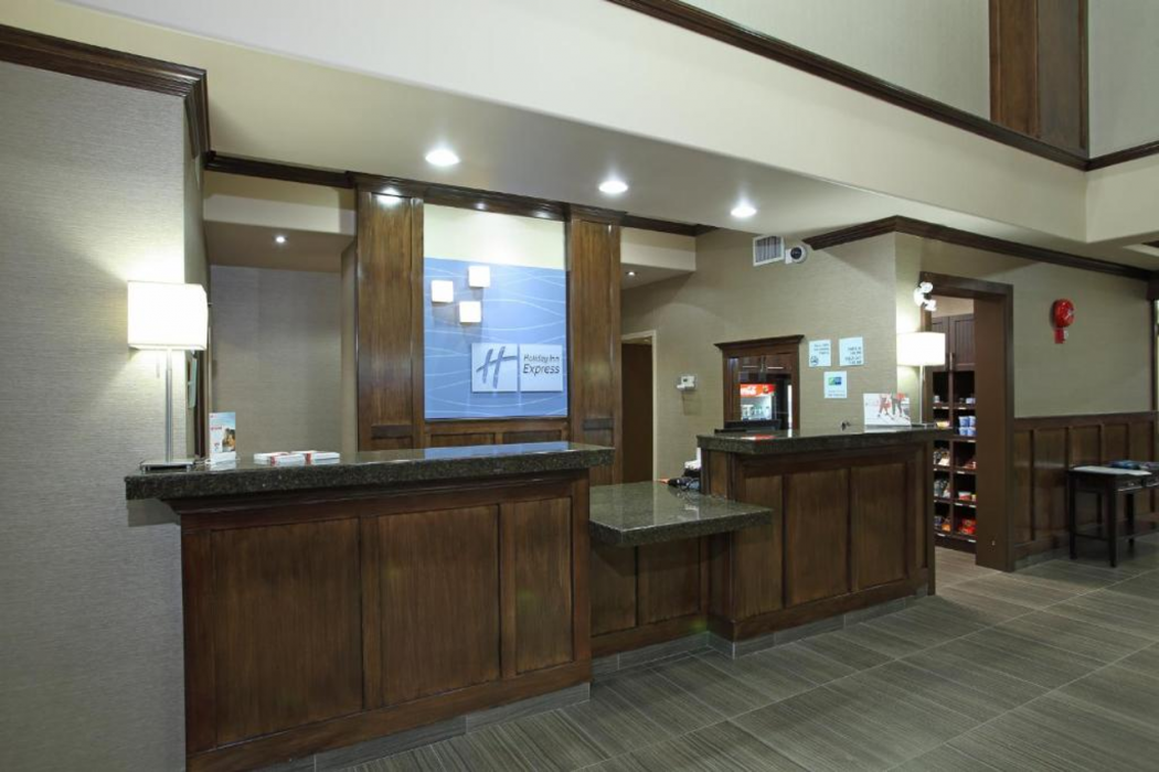 Holiday Inn Express Vernon 6/61