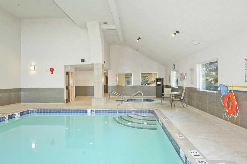 Holiday Inn Express Vernon 33/61