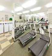 Suburban Studios Charlotte - Executive Park 6/10