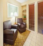 Suburban Studios Charlotte - Executive Park 2/10