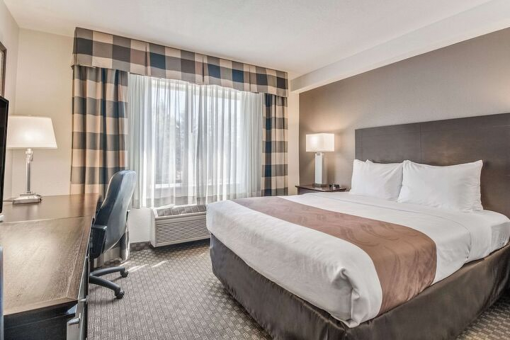 Quality Inn Gresham, OR 8/33