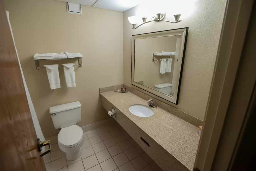 Quality Inn & Suites Downtown Mansfield, OH 11/21