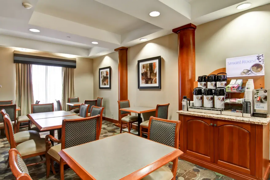 Spark by Hilton Guelph 16/28