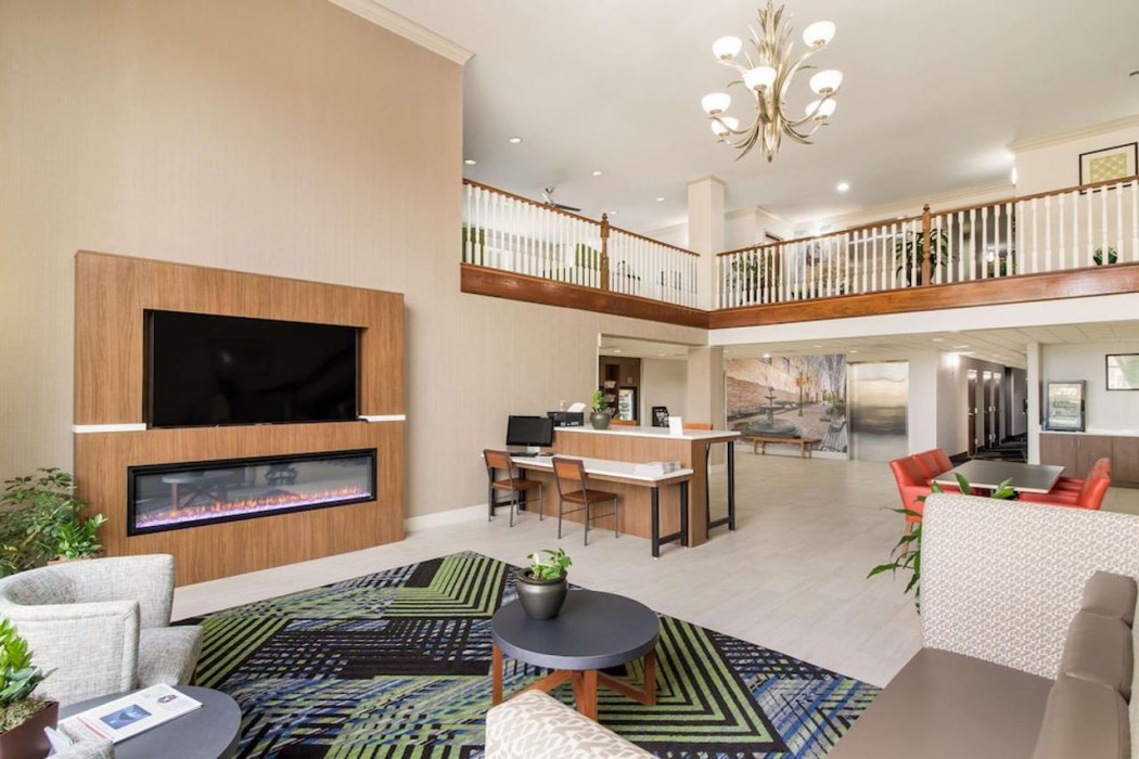 Clarion Pointe New Bern 7/37