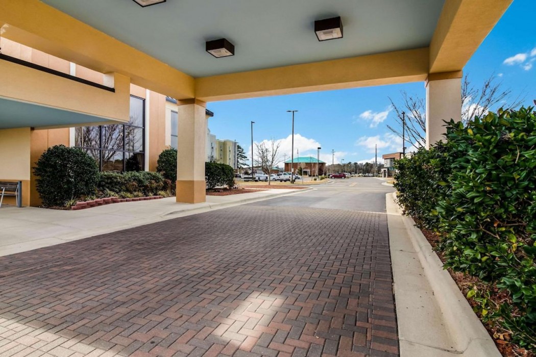 Clarion Pointe New Bern 2/37