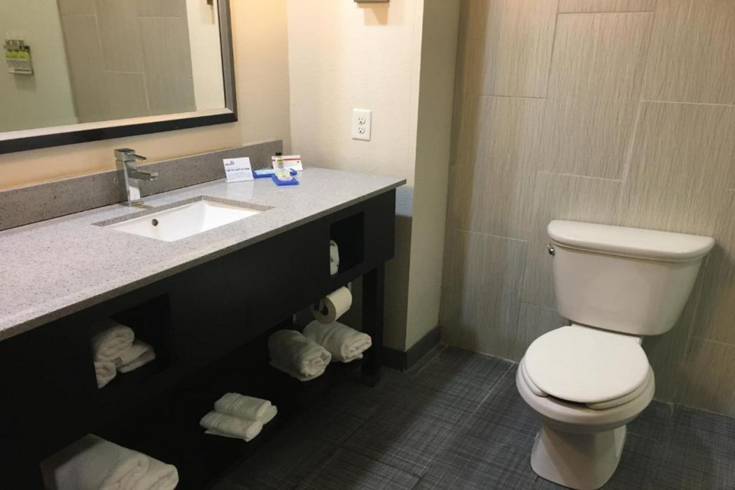 Holiday Inn Express & Suites Havelock NW-New Bern, an IHG Hotel 12/45