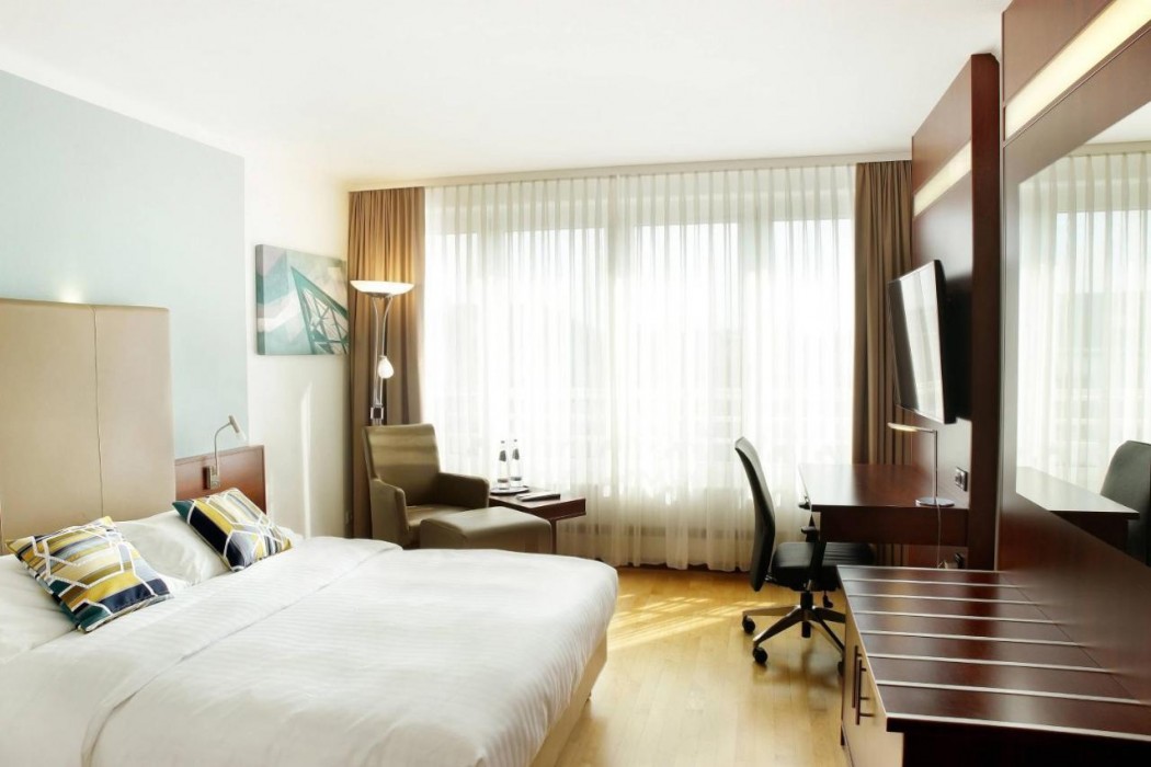 Courtyard By Marriott Dresden 8/40