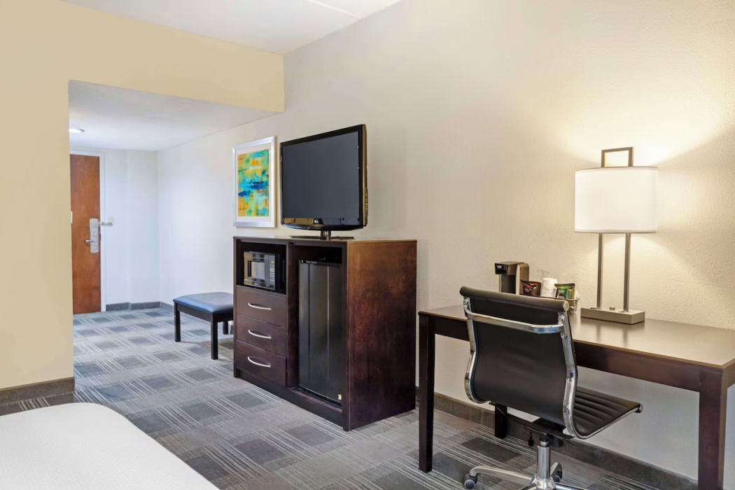 Best Western Hartford Hotel & Suites 20/59