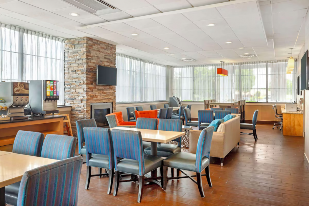 Best Western Hartford Hotel & Suites 39/59