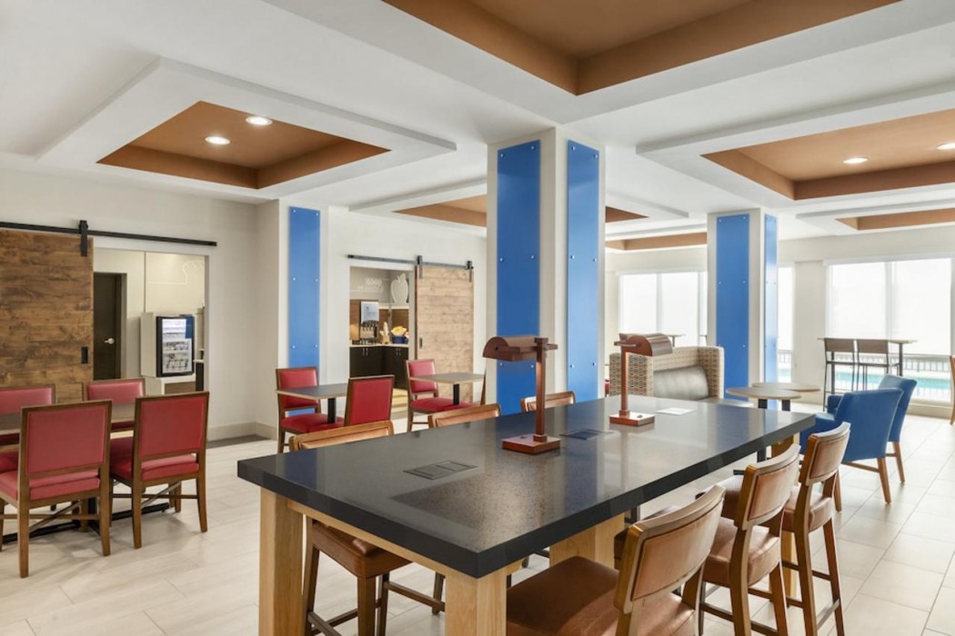 Holiday Inn Express & Suites Fort Myers East - The Forum 40/65