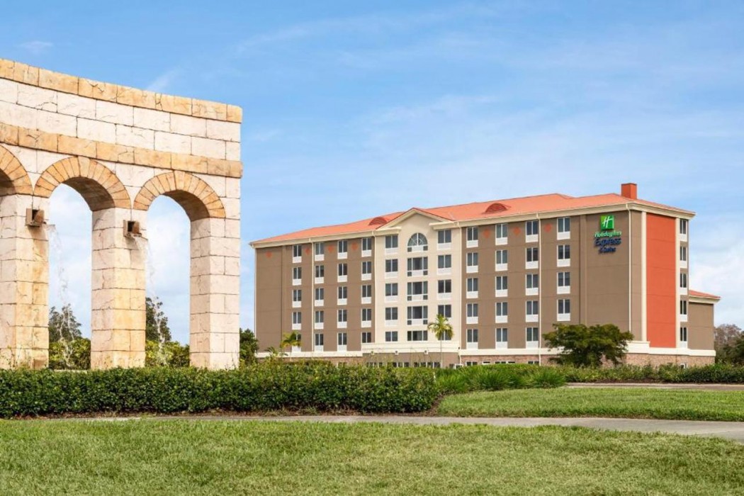 Holiday Inn Express & Suites Fort Myers East - The Forum 1/65