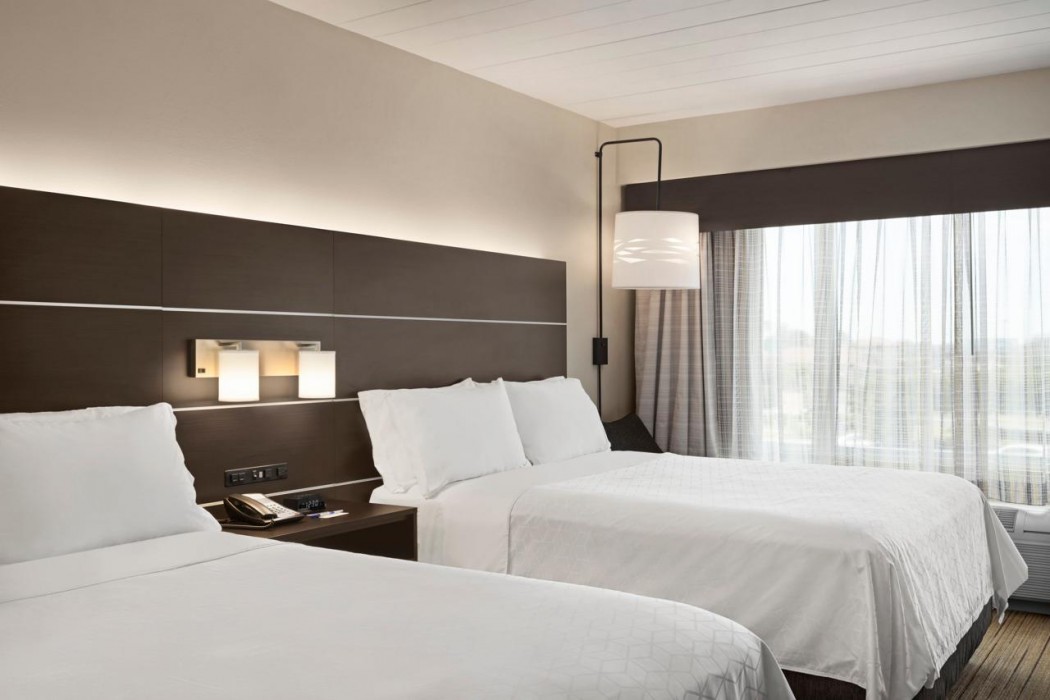 Holiday Inn Express & Suites Fort Myers East - The Forum 23/65
