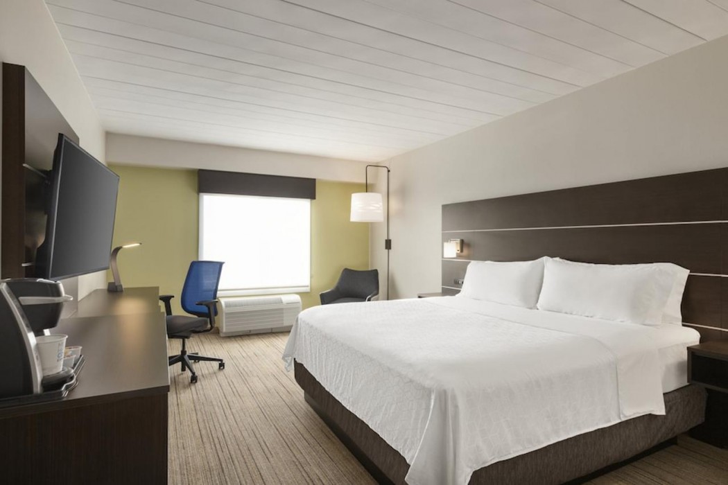 Holiday Inn Express & Suites Fort Myers East - The Forum 21/65