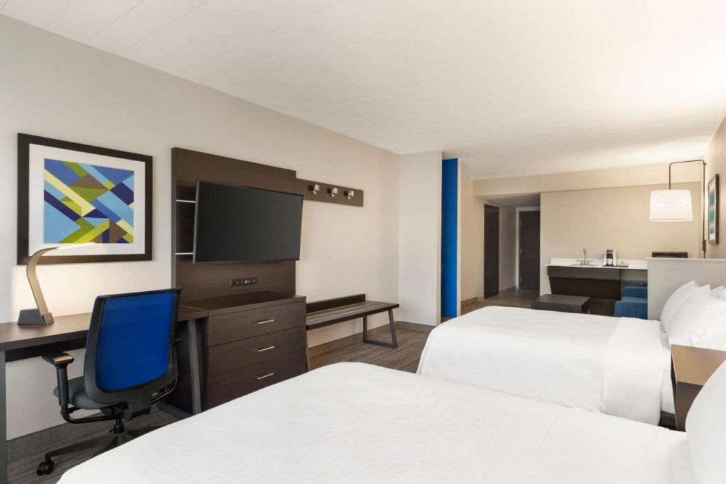 Holiday Inn Express & Suites Fort Myers East - The Forum 27/65