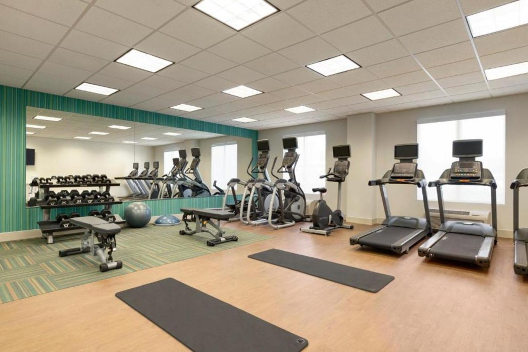 Holiday Inn Express & Suites Fort Myers East - The Forum 42/65