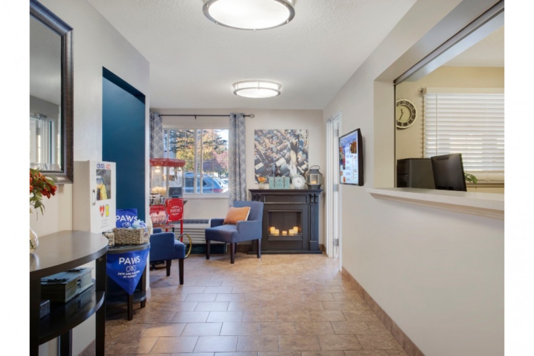 Lobby at Sonesta Simply Suites Somerset, SOMERSET - NJ