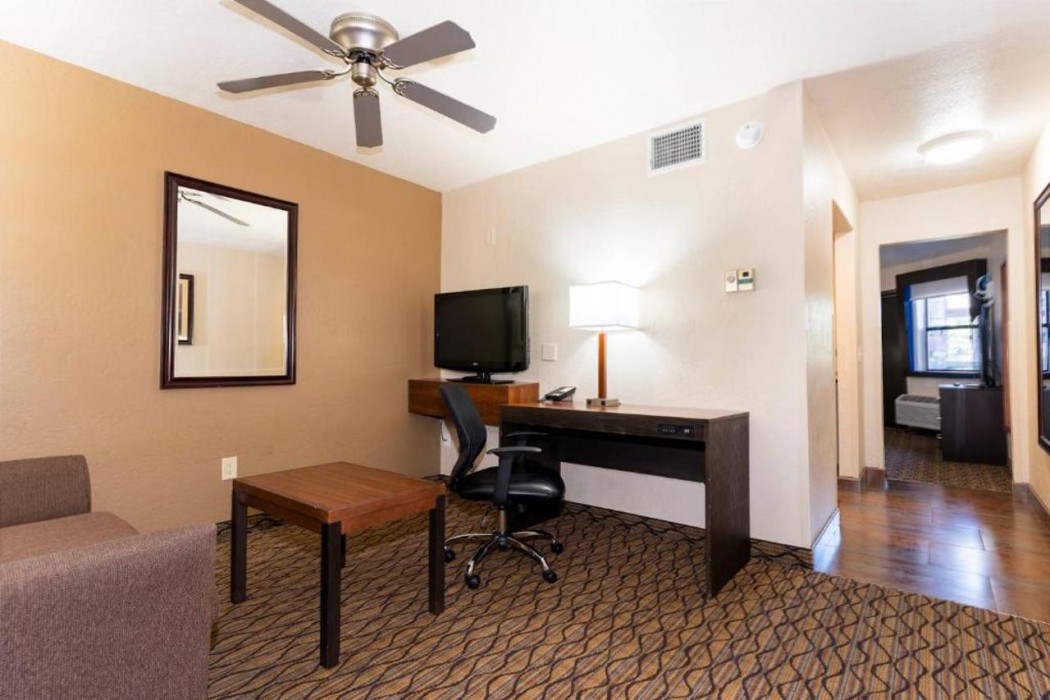 Grand Canyon Hotel and Suites 8/12